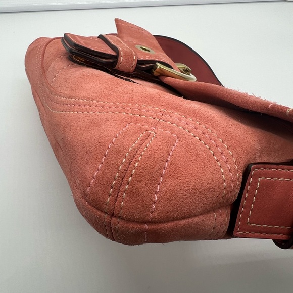 COACH 8A18 VINTAGE Y2K Soho Demi Flap Salmon Pink Suede Shoulder Baguette Bag - Picture 11 of 17